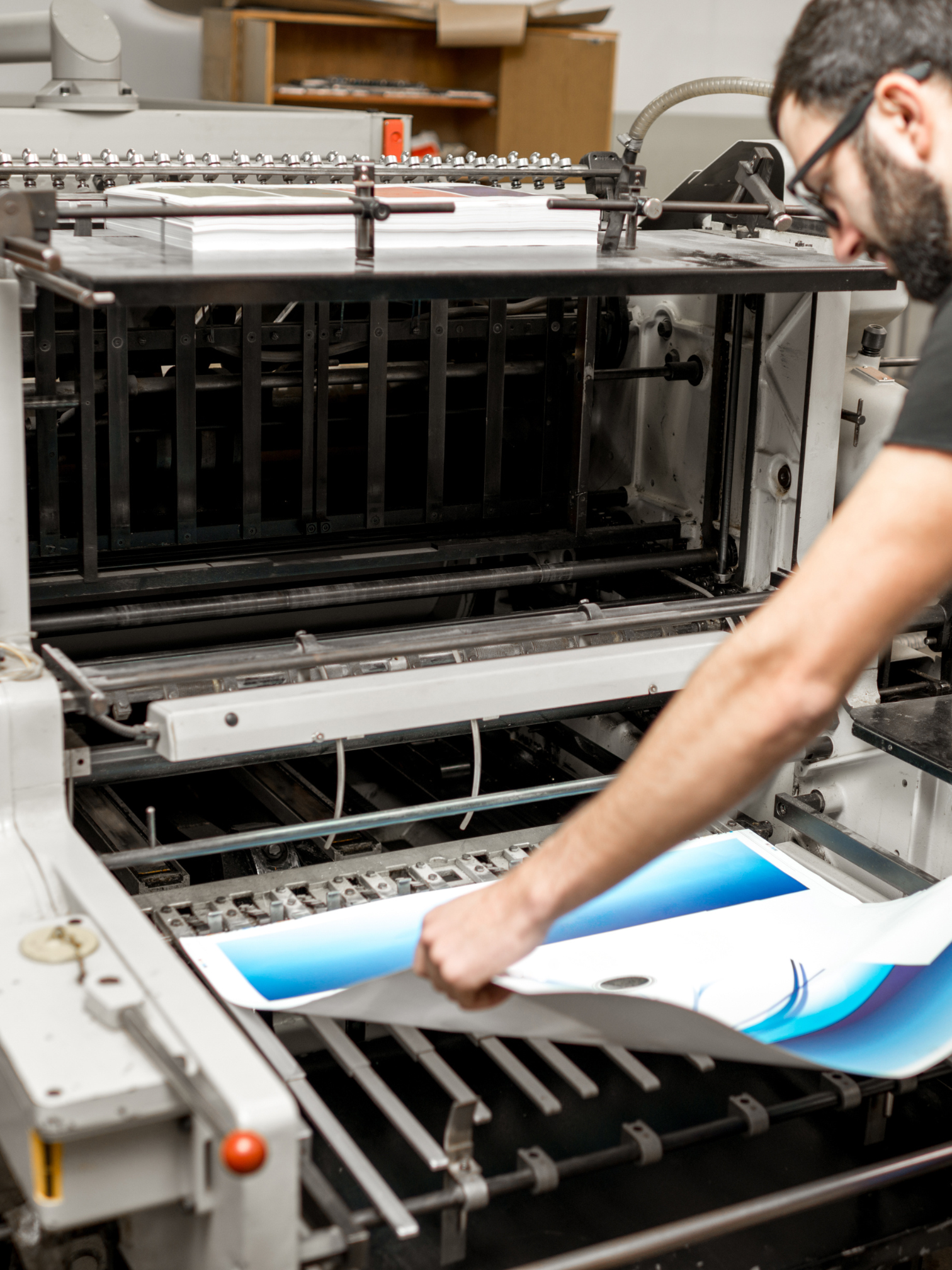 הדפסת מדבקה – איך זה קורה בפועל?